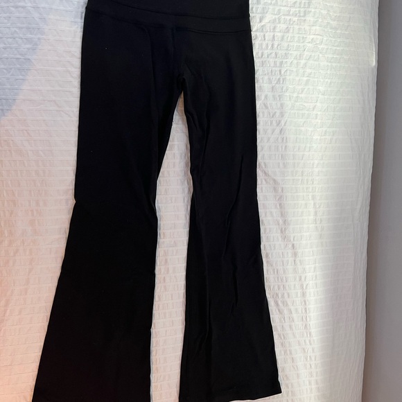 Lululemon Low-Rise Flared Pant - Picture 2 of 3